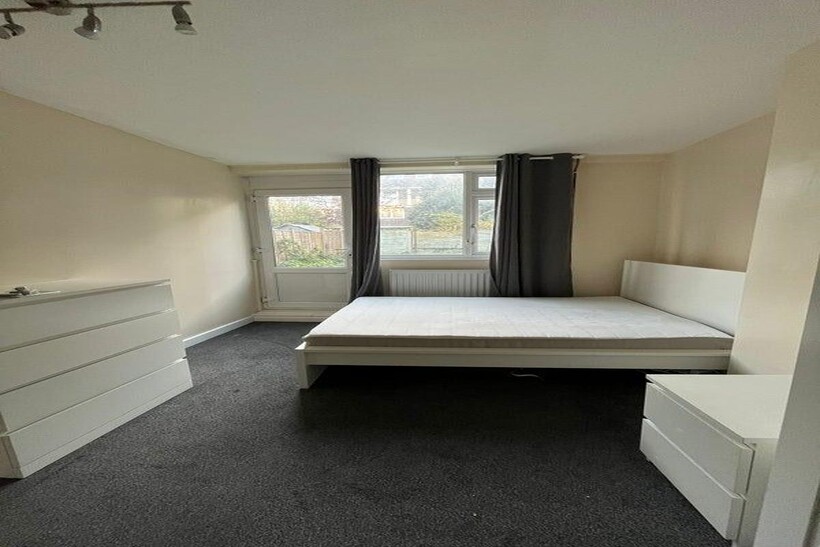 Brudenell Road, London SW17 4 bed flat share to rent - £824 pcm (£190 pw)