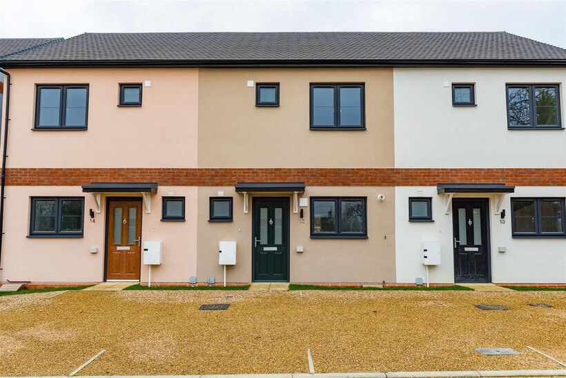 Northcote Drive, Monks Eleigh IP7 2 bed terraced house to rent - £1,200 pcm (£277 pw)