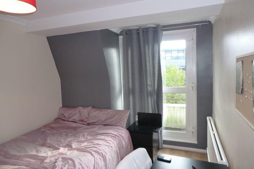 Bishops Bridge Road, London W2 3 bed flat share to rent - £1,127 pcm (£260 pw)