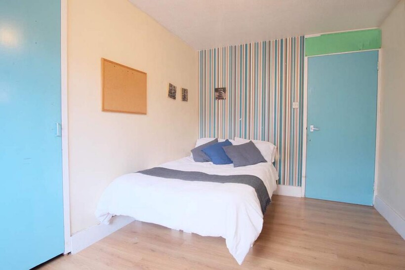 McDermott Close, London SW11 3 bed flat share to rent - £997 pcm (£230 pw)