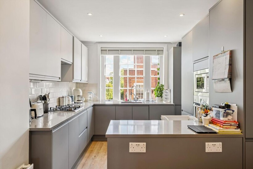 Duchess Of Bedford House, Kensington... 3 bed flat to rent - £6,998 pcm (£1,615 pw)