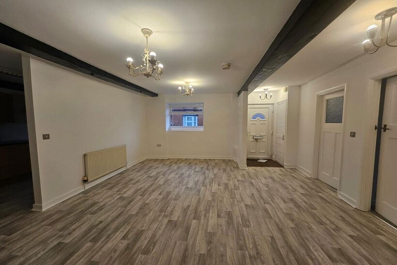 High Street, Leicester LE8 2 bed ground floor flat to rent - £845 pcm (£195 pw)