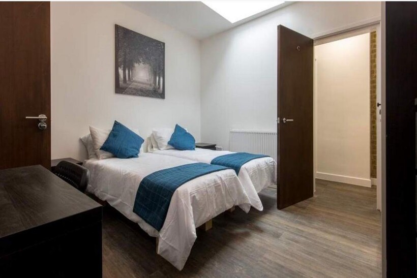 Uxbridge Road, London W12 1 bed in a flat share to rent - £645 pcm (£149 pw)
