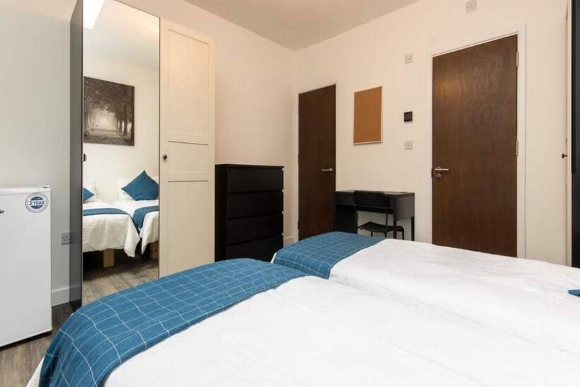 Uxbridge Road, London W12 1 bed in a flat share to rent - £645 pcm (£149 pw)