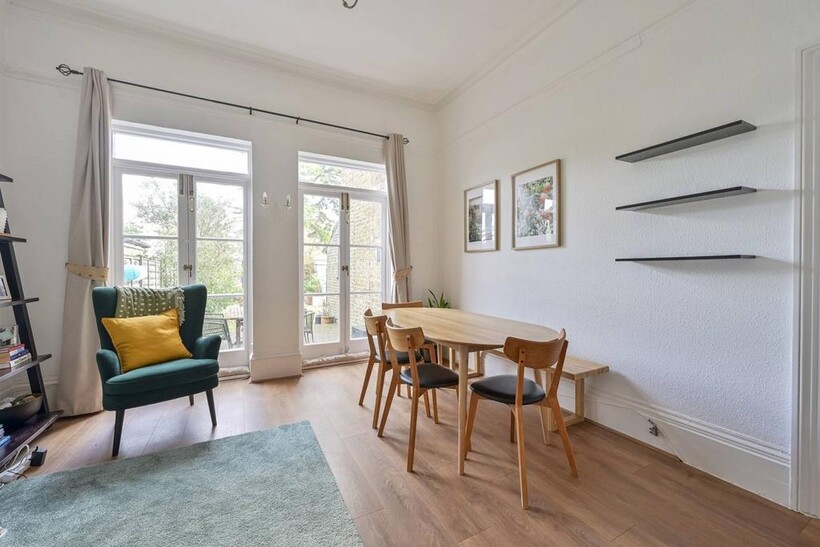 Berkeley Place, Wimbledon Village... 6 bed house to rent - £5,495 pcm (£1,268 pw)