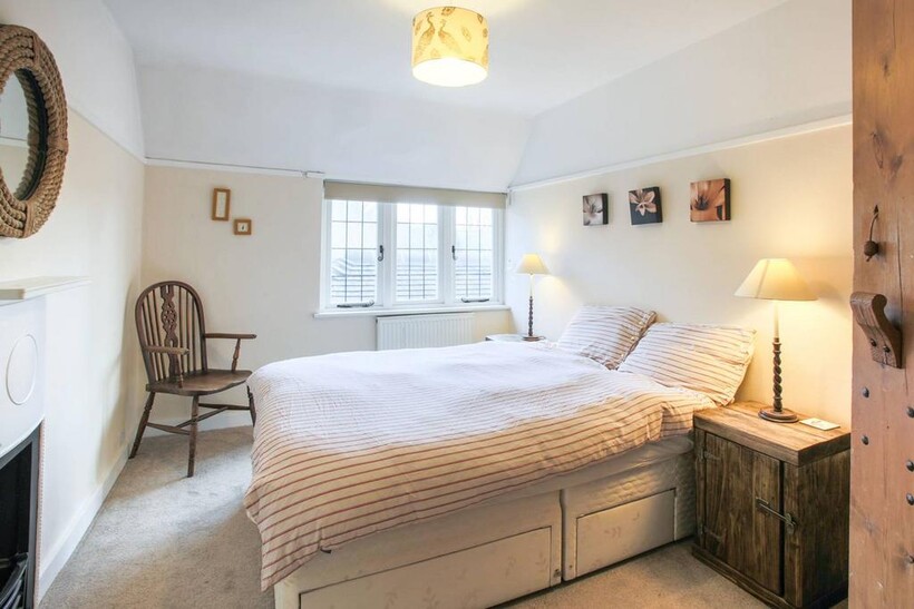 Broad Street, Guildford, GU3 7 bed detached house to rent - £6,200 pcm (£1,431 pw)