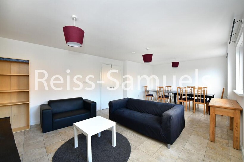 Cyclops Mews, London E14 7 bed terraced house to rent - £7,128 pcm (£1,645 pw)