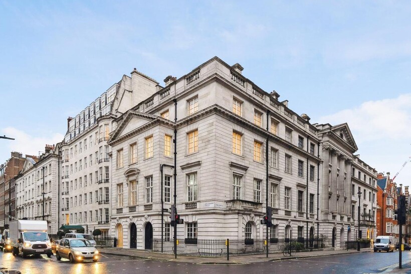 Upper Grosvenor Street, London, W1K 2 bed apartment to rent - £14,000 pcm (£3,231 pw)