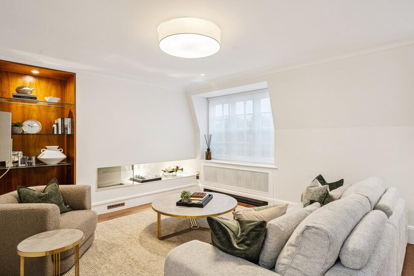 Upper Grosvenor Street, London, W1K 2 bed apartment to rent - £14,000 pcm (£3,231 pw)