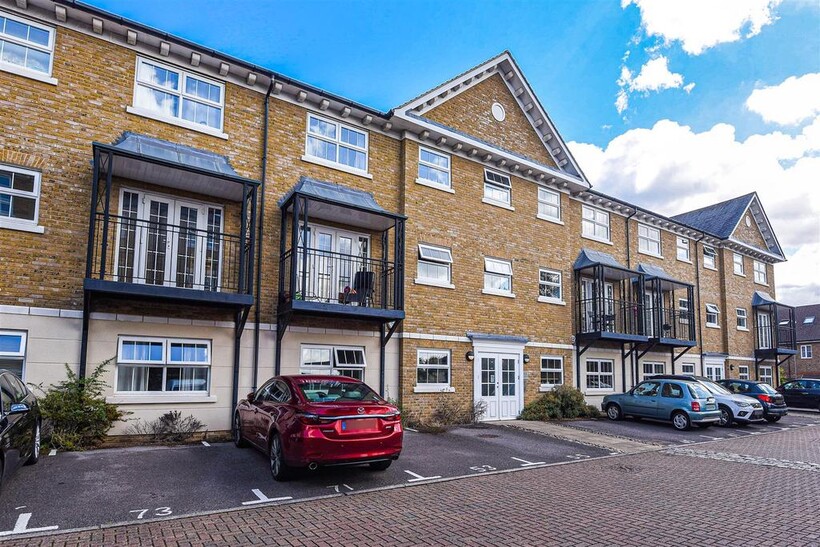 Reliance Way, Oxford OX4 2 bed house to rent - £1,450 pcm (£335 pw)