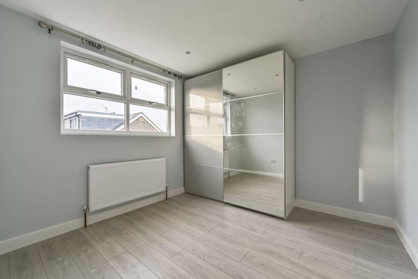 Seely Road, Tooting, London, SW17 3 bed flat to rent - £2,900 pcm (£669 pw)