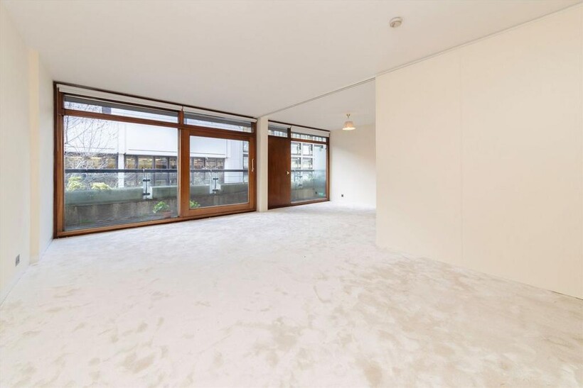 Barbican, London EC2Y 1 bed flat to rent - £3,098 pcm (£715 pw)