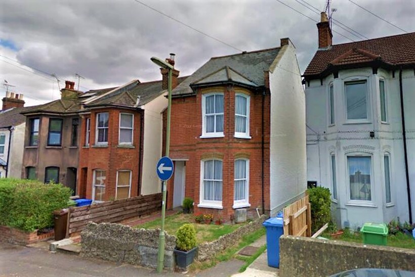 Cambridge Road, Hampshire GU11 1 bed in a house share to rent - £630 pcm (£145 pw)