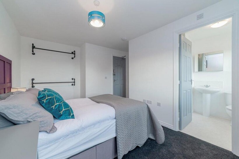 Cambridge Road, Hampshire GU11 1 bed in a house share to rent - £630 pcm (£145 pw)