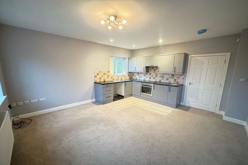 Majestic Court, Darton 2 bed flat to rent - £720 pcm (£166 pw)