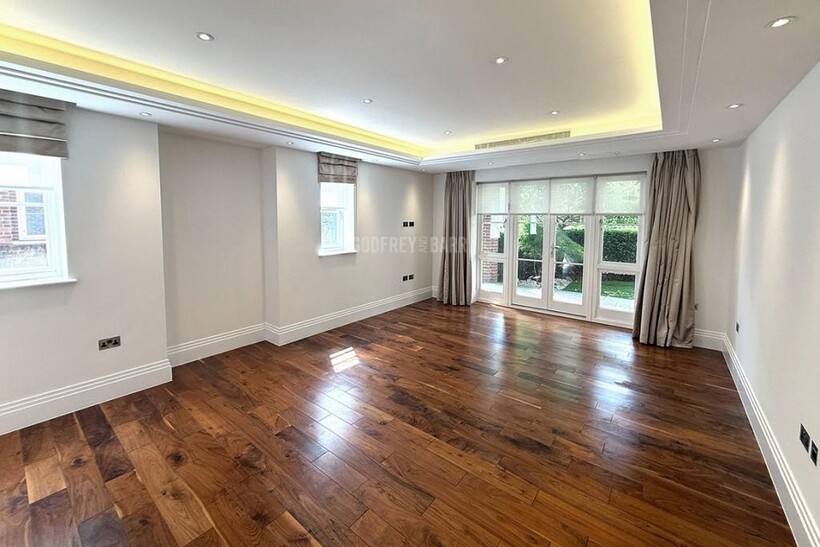Mill Hill  NW7 3 bed apartment to rent - £4,250 pcm (£981 pw)