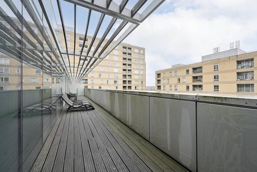 Baltimore Wharf, Canary Wharf... 2 bed flat to rent - £3,699 pcm (£854 pw)