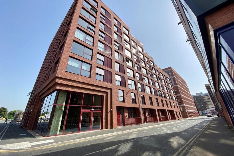 New Cross Central, Addington Street... 3 bed flat to rent - £2,325 pcm (£537 pw)