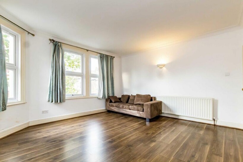 Elthorne Park Road, London W7 1 bed flat to rent - £1,647 pcm (£380 pw)