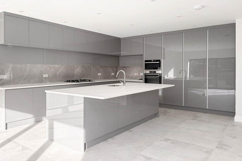 Buxton Drive, New Malden 6 bed semi-detached house to rent - £5,995 pcm (£1,383 pw)