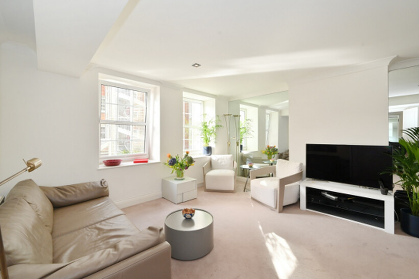 12 Elystan Street, London SW3 2 bed flat to rent - £4,498 pcm (£1,038 pw)