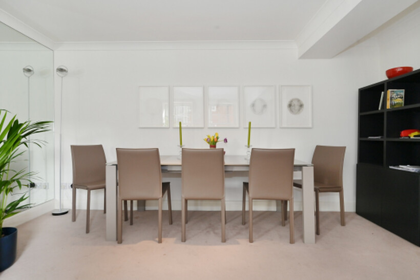 12 Elystan Street, London SW3 2 bed flat to rent - £4,498 pcm (£1,038 pw)