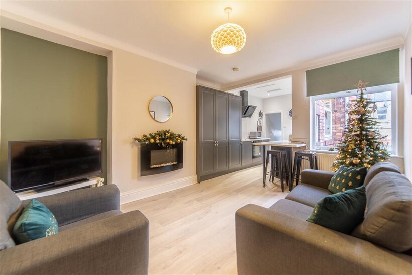 £137pppw - Brandon Grove, Sandyford 3 bed flat to rent - £1,781 pcm (£411 pw)