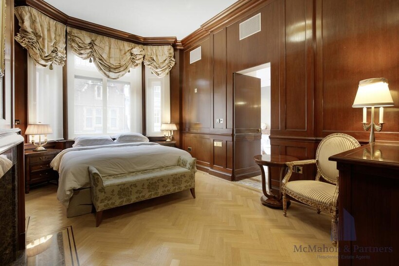 1 Kensington High Street, London, W8 6 bed flat to rent - £15,000 pcm (£3,462 pw)