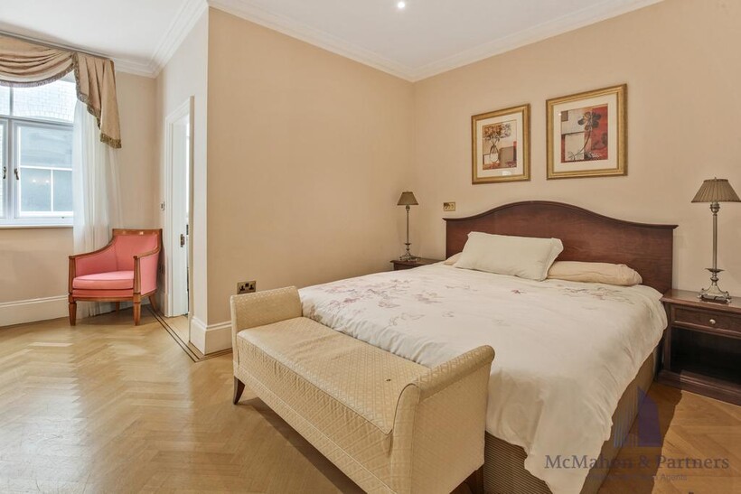 1 Kensington High Street, London, W8 6 bed flat to rent - £15,000 pcm (£3,462 pw)