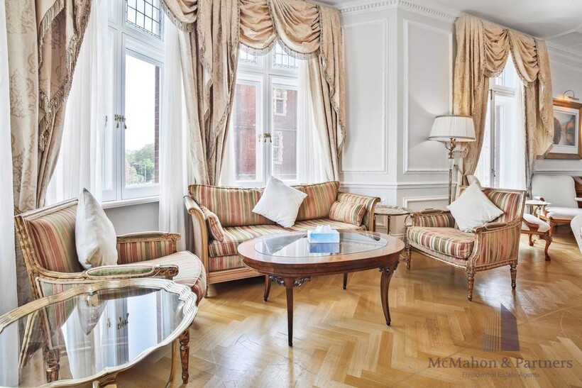 1 Kensington High Street, London, W8 6 bed flat to rent - £15,000 pcm (£3,462 pw)