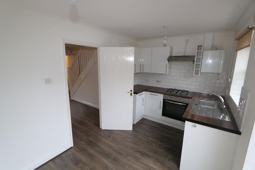 Navigation Way, Hull 2 bed semi-detached house to rent - £785 pcm (£181 pw)