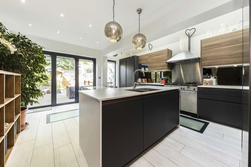 Corney Road, London W4 5 bed house to rent - £5,746 pcm (£1,326 pw)