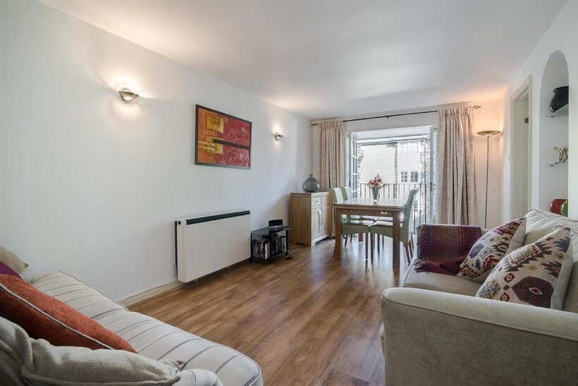 Selhurst Close, Parkside, Wimbledon 2 bed apartment to rent - £2,050 pcm (£473 pw)