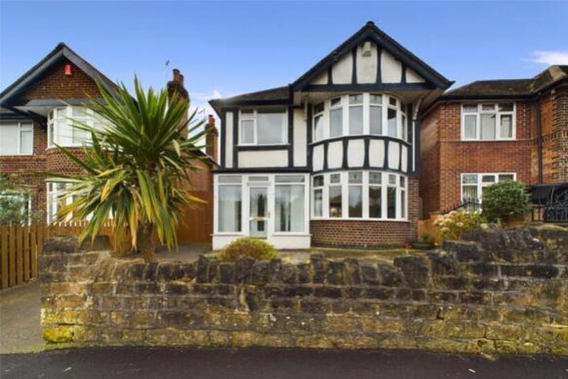 112579 QBE230052 L IMG 00 0000 max 656x437