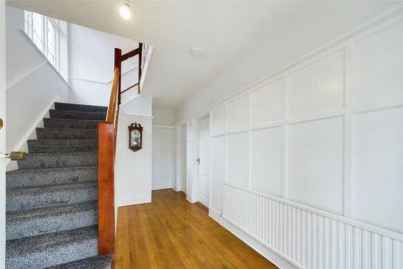 112579 QBE230052 L IMG 01 0000 max 656x437