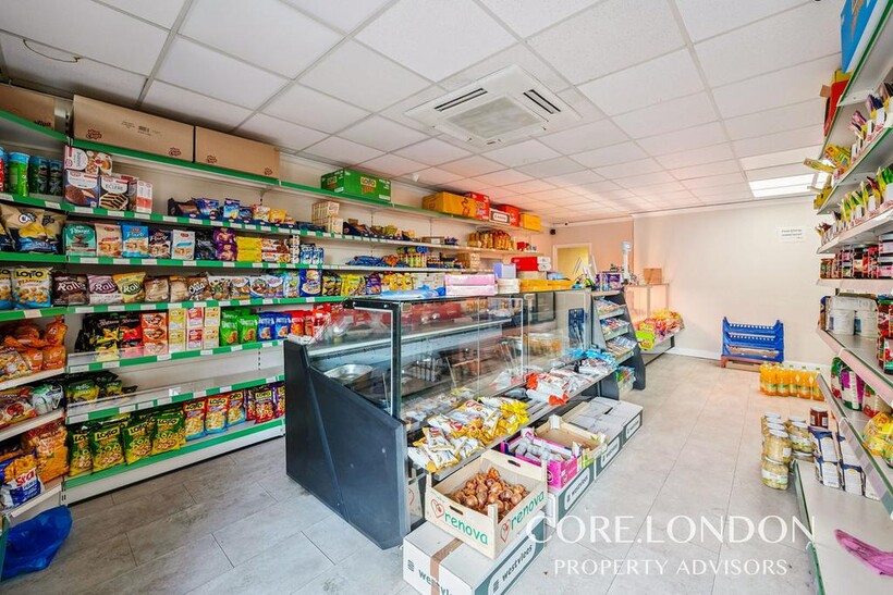 Burnt Oak Broadway, Edgware, HA8 Property to rent - £1,833 pcm (£423 pw)