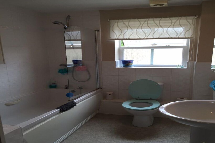 Broom Mills Road, Farsley 2 bed house to rent - £849 pcm (£196 pw)