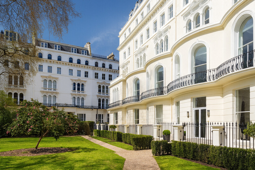 Kensington Gardens Square, London W2 1 bed flat to rent - £3,185 pcm (£735 pw)