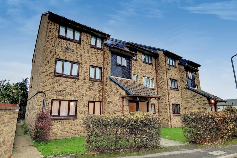 2 Bedroom Ground Floor Flat