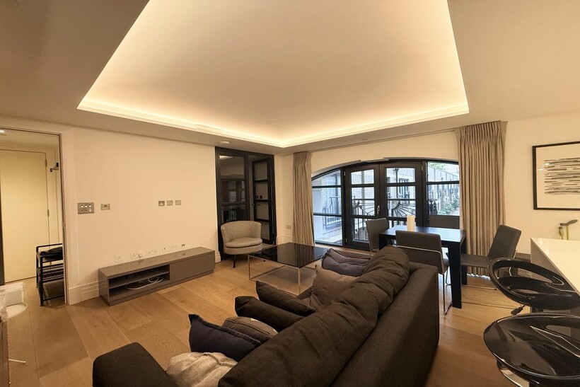 Kensington Gardens Square, London W2 1 bed apartment to rent - £3,075 pcm (£710 pw)