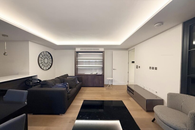 Kensington Gardens Square, London W2 1 bed apartment to rent - £3,075 pcm (£710 pw)