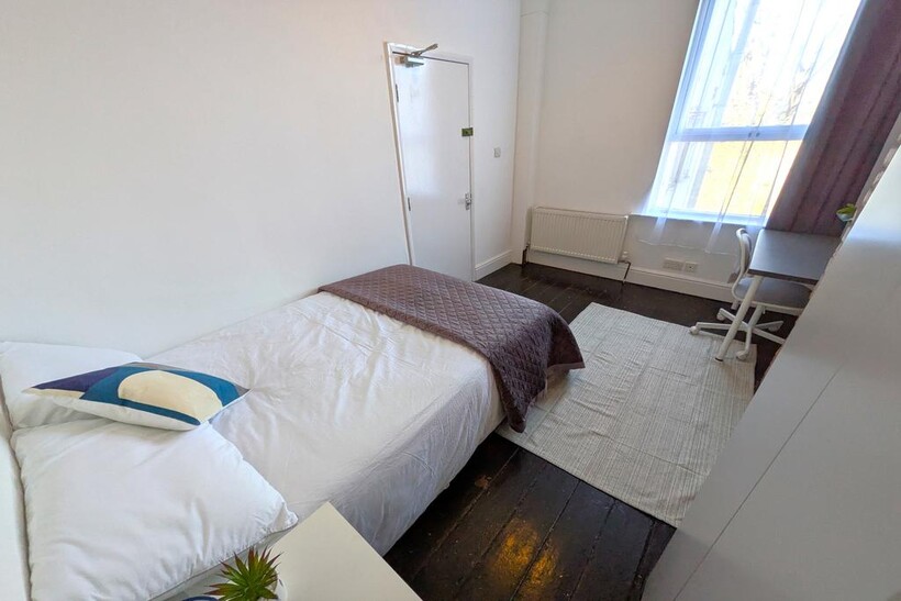 Alfreton Road, Nottingham NG7 1 bed in a house share to rent - £490 pcm (£113 pw)