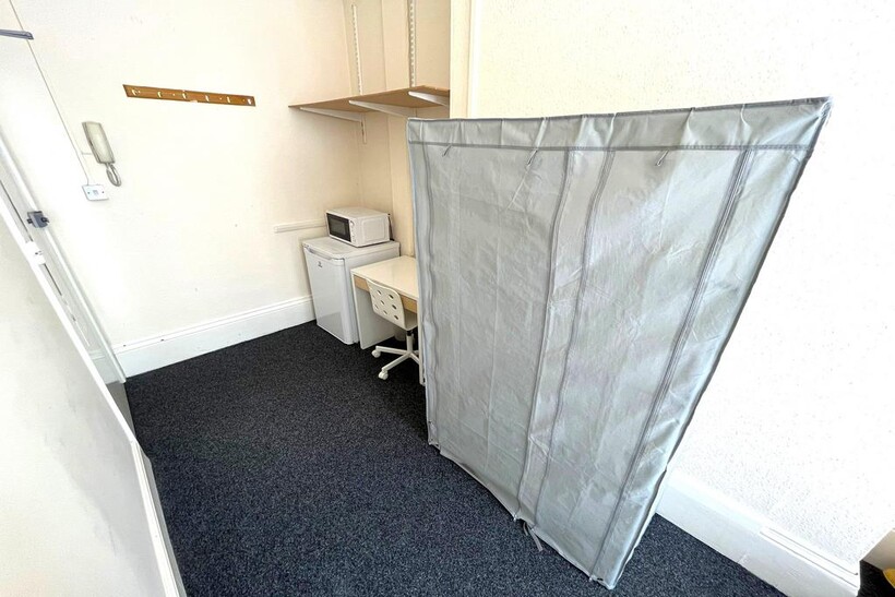 Raleigh Street, Nottingham NG7 1 bed in a house share to rent - £399 pcm (£92 pw)