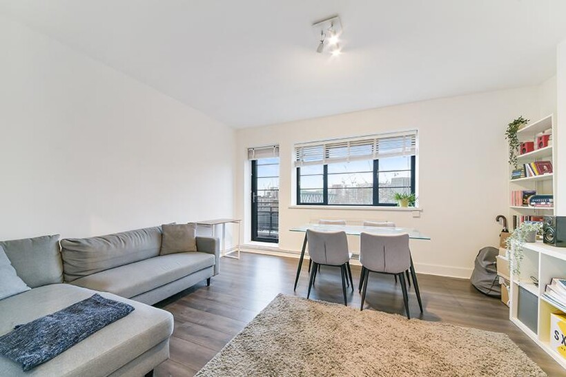 Wilbraham House, Vauxhall London SW8 3 bed apartment to rent - £3,225 pcm (£744 pw)