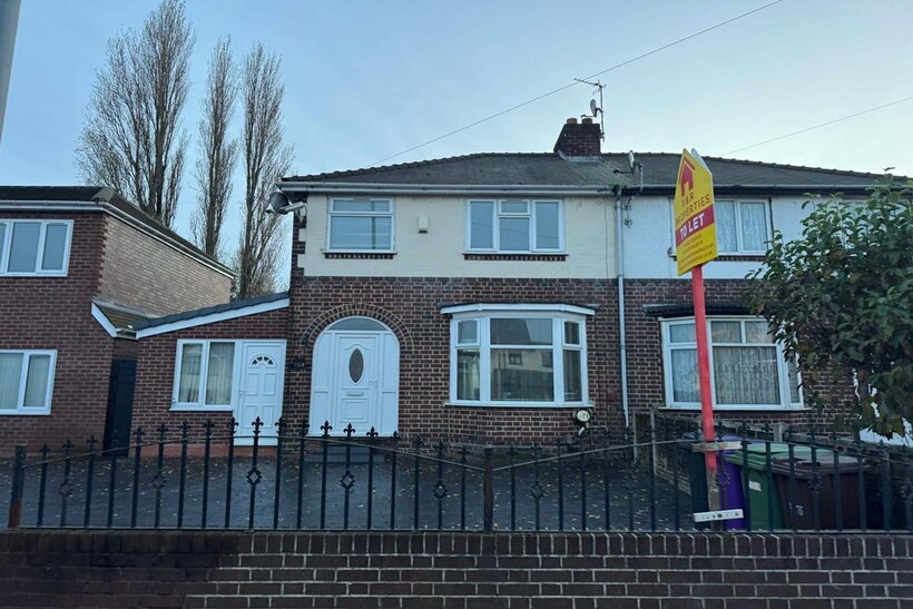 Moseley Road, Bilston WV14 3 bed semi-detached house to rent - £1,200 pcm (£277 pw)