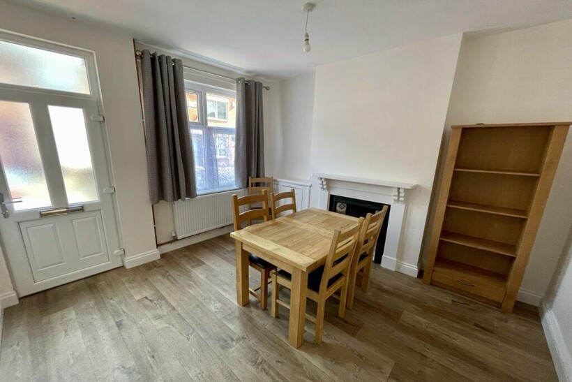 Wolverton Road, Leicester LE3 2 bed terraced house to rent - £1,213 pcm (£280 pw)