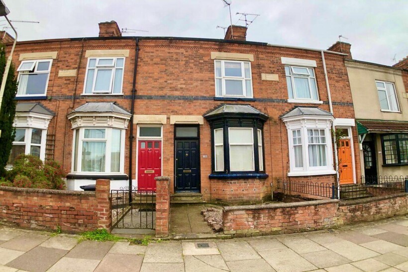 Knighton Fields Road East, Leicester LE2 2 bed terraced house to rent - £1,083 pcm (£250 pw)