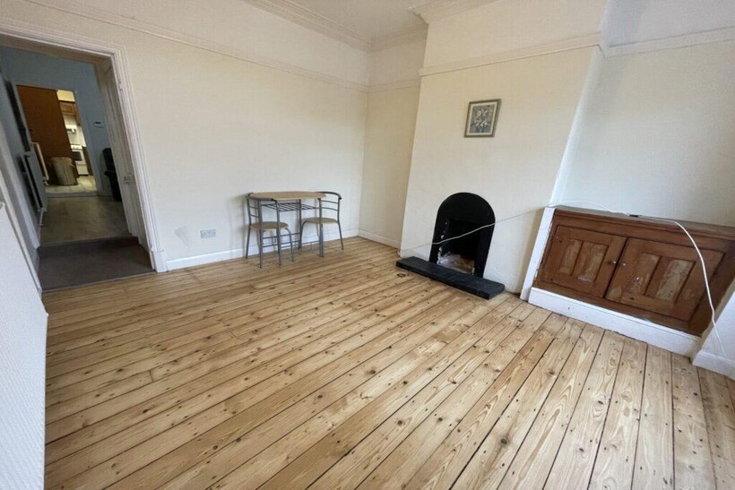 Knighton Fields Road East, Leicester LE2 2 bed terraced house to rent - £1,083 pcm (£250 pw)