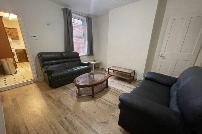Knighton Fields Road East, Leicester LE2 2 bed terraced house to rent - £1,083 pcm (£250 pw)