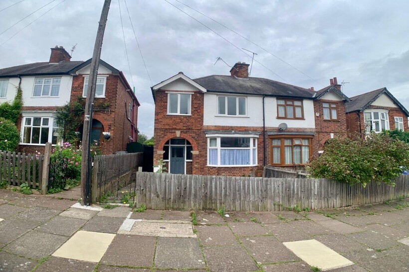 Craighill Road, Leicester LE2 3 bed semi-detached house to rent - £1,235 pcm (£285 pw)